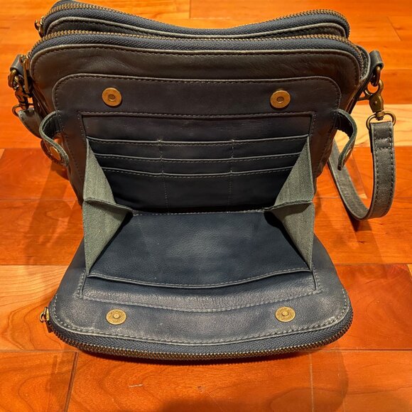 Minooy The Bali Three-Layer Leather Crossbody Shoulder Bag - Picture 6 of 14